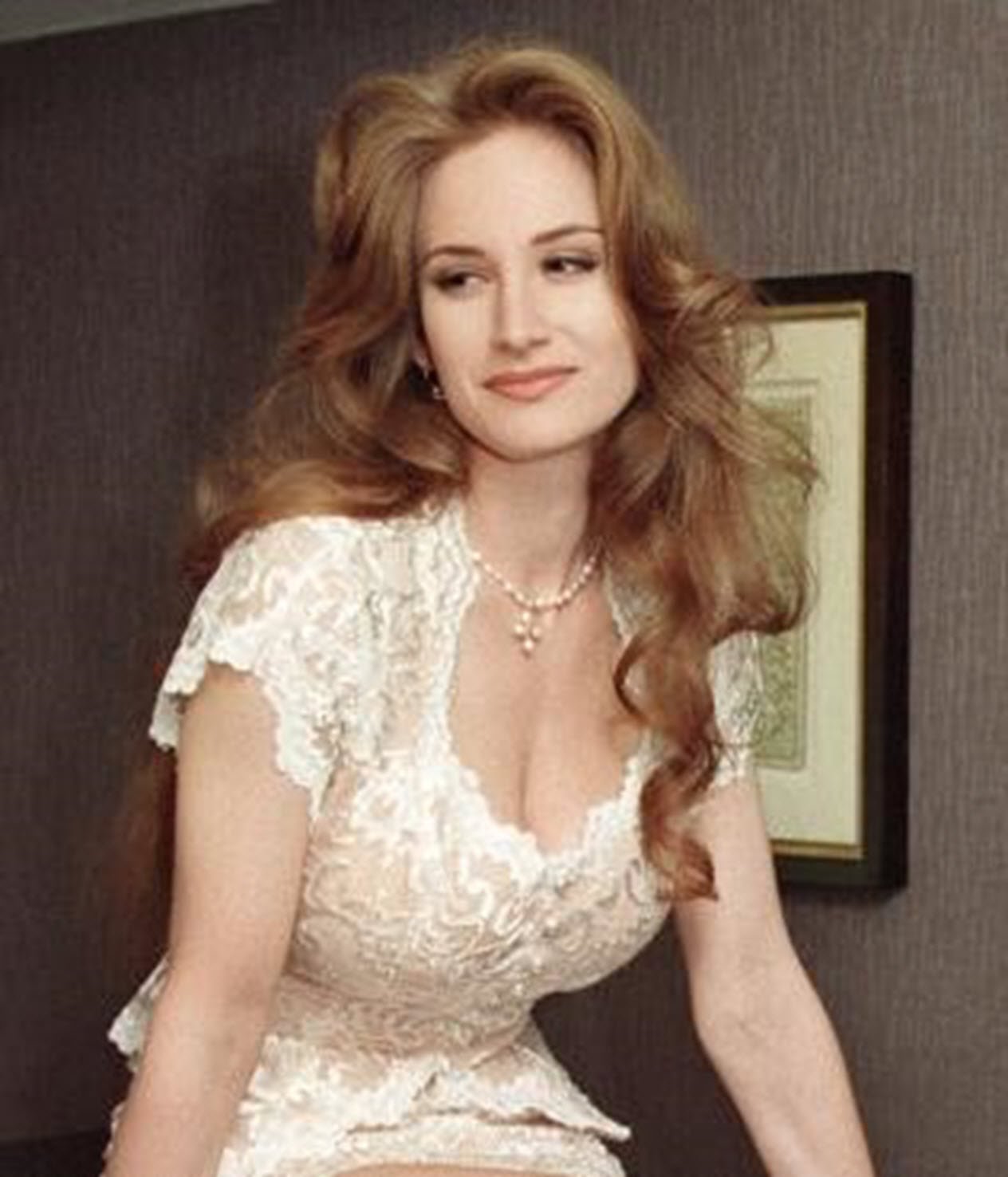 Bridget Marks (Please find HQ nudes of her) Model 1990s #HOvMZroi