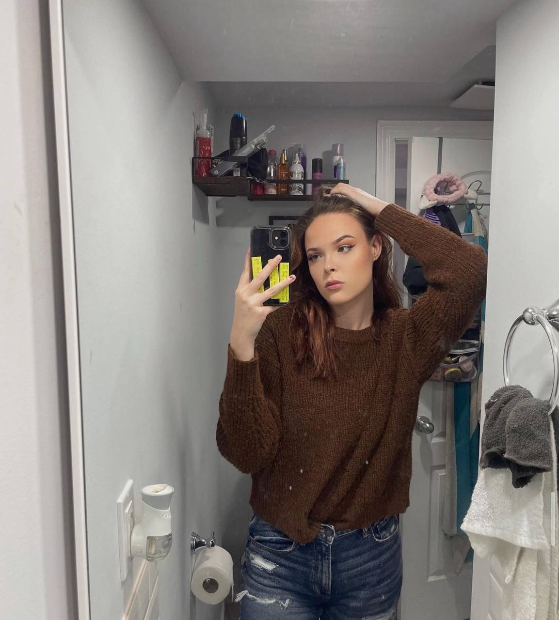 Teen showing off her petite body for you to jack off to #BATcTabf