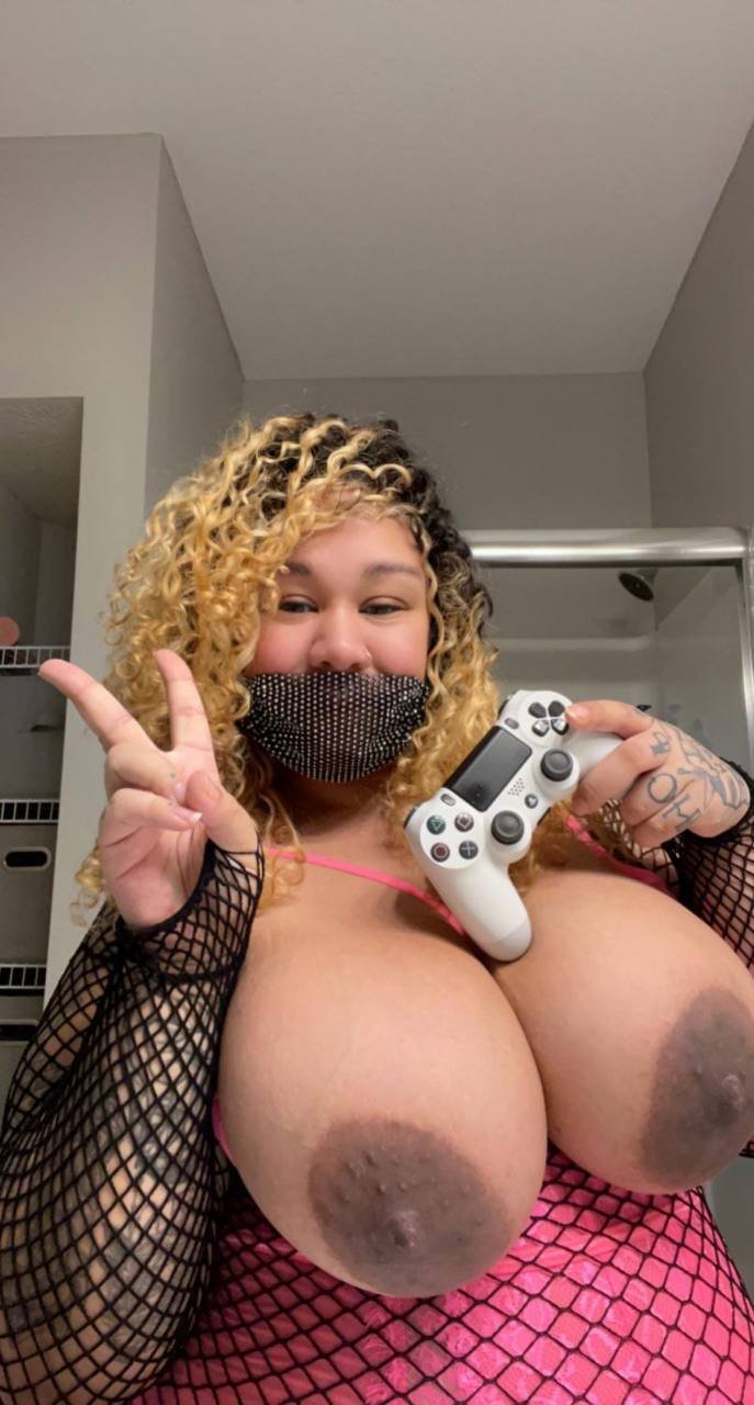 Just Wanna Suck Them Chocolate Areolas 💦💦💦 #YPSObhb4