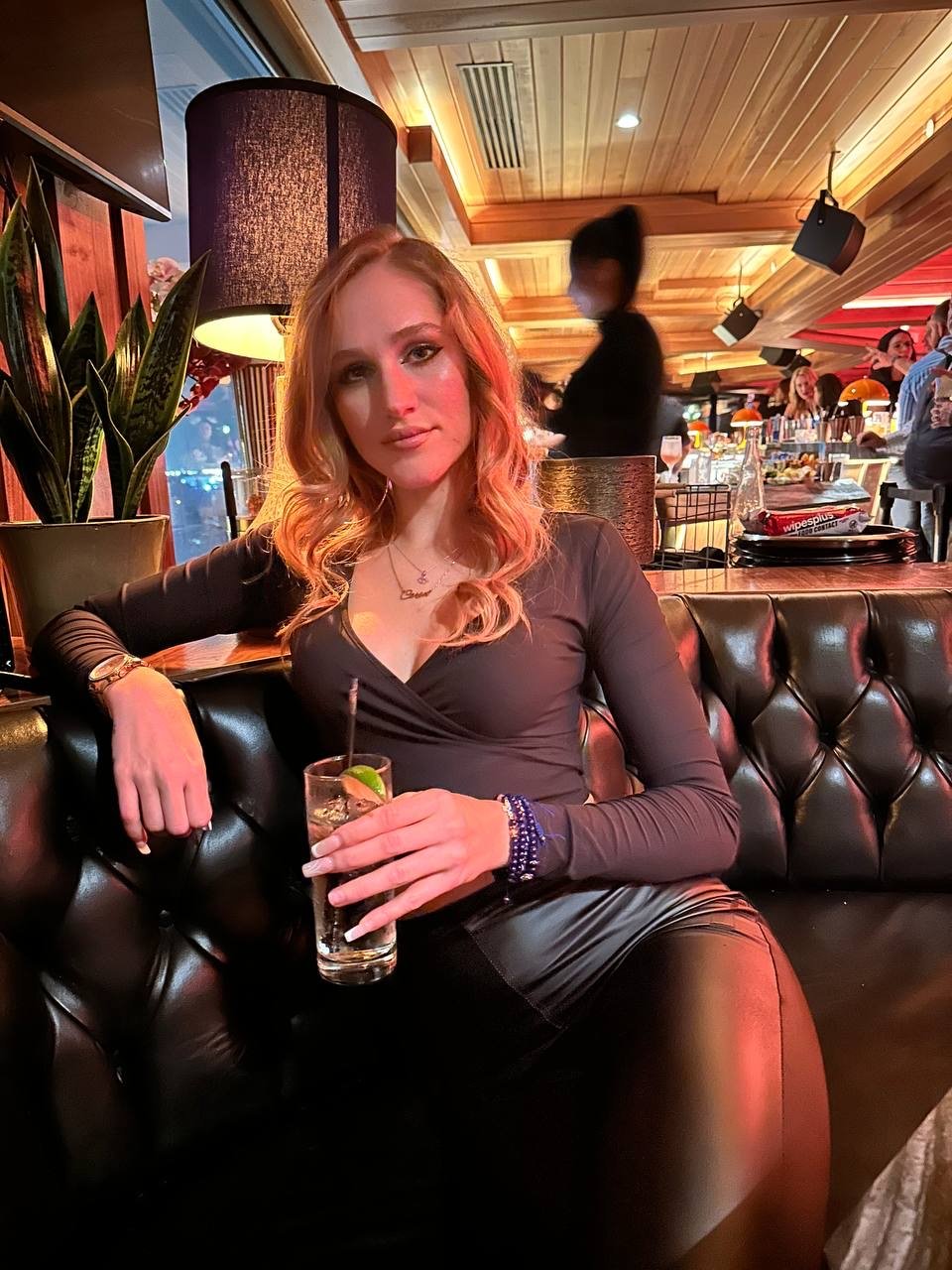 hotwife #V8J9SAlM