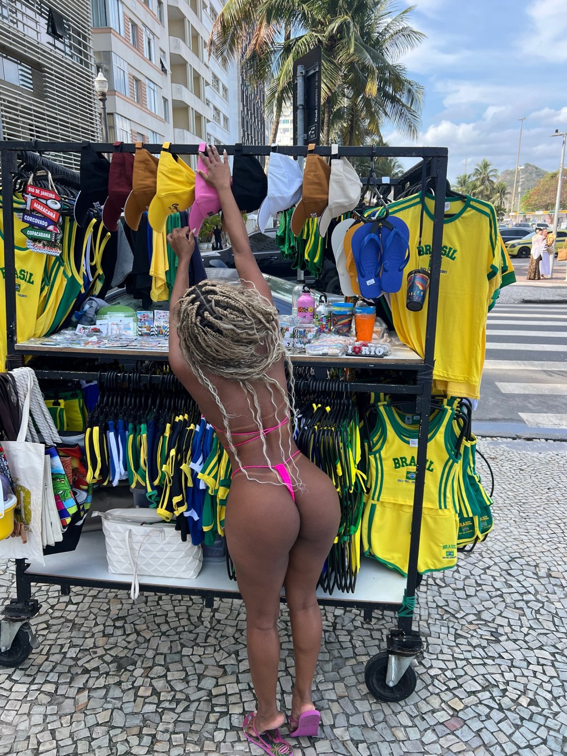 Que preta linda e gostosa; olha esse rabo, pqp #7KqUWNeT